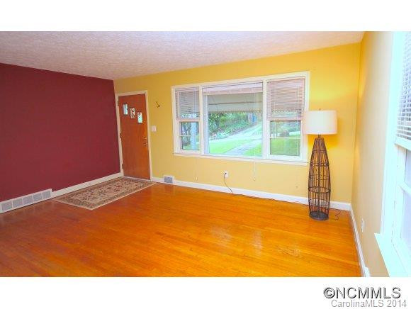 19 Robinwood Ave - Photo 7
