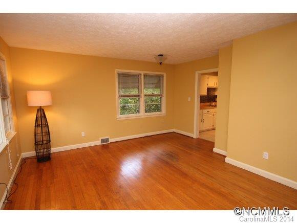19 Robinwood Ave - Photo 8