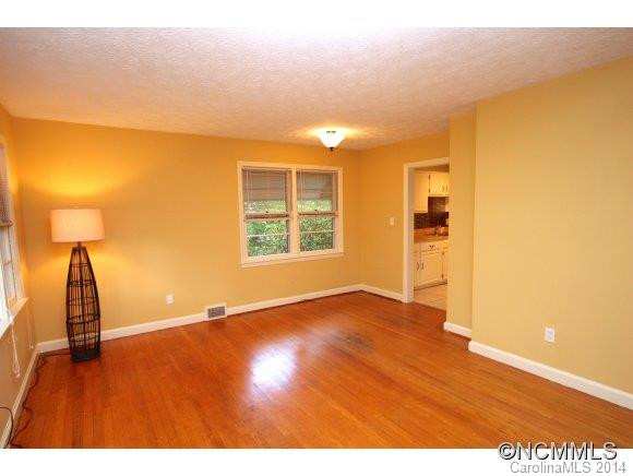 19 Robinwood Ave - Photo 9