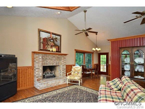 17 Madison Lane - Photo 2