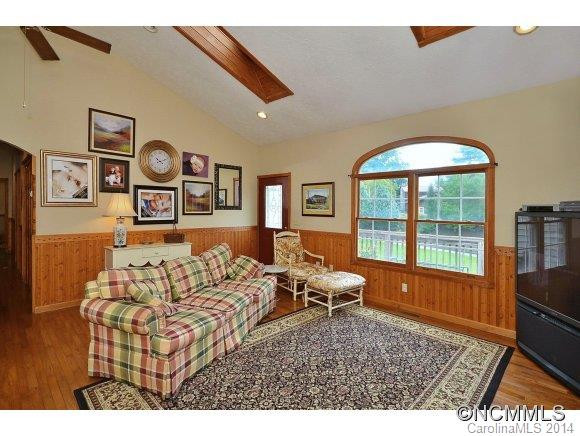 17 Madison Lane - Photo 3