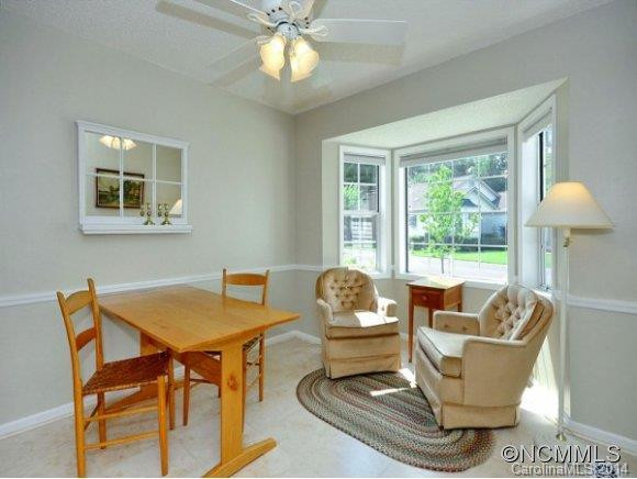 215 HAMPTON COURT - Photo 4