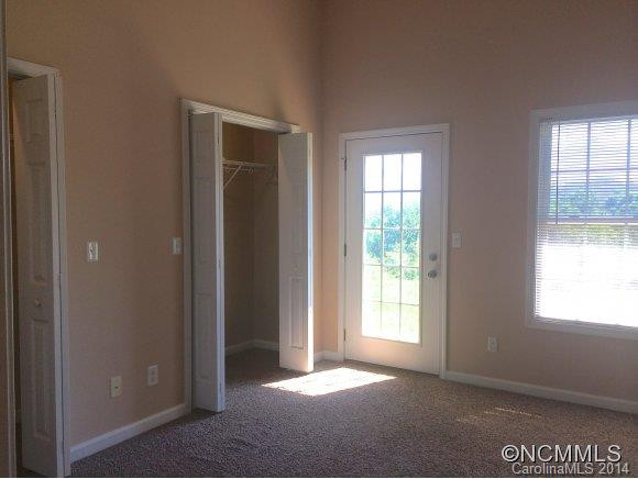 15 Rotunda Circle - Photo 10