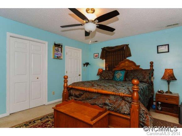 100 Clark Street - Photo 13