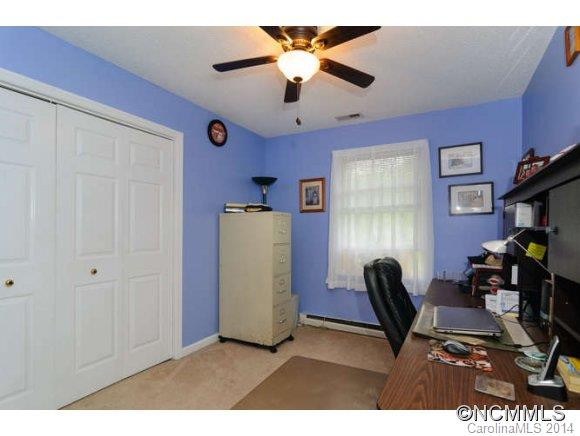 100 Clark Street - Photo 17
