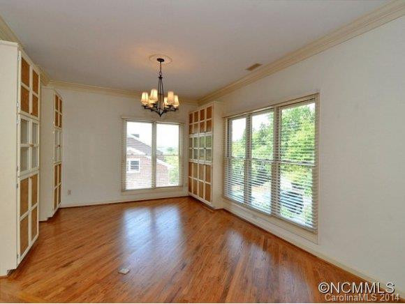326 STRATFORD ROAD - Photo 2
