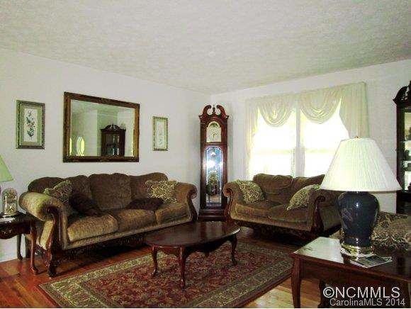51 Pine Tree Drive - Photo 4