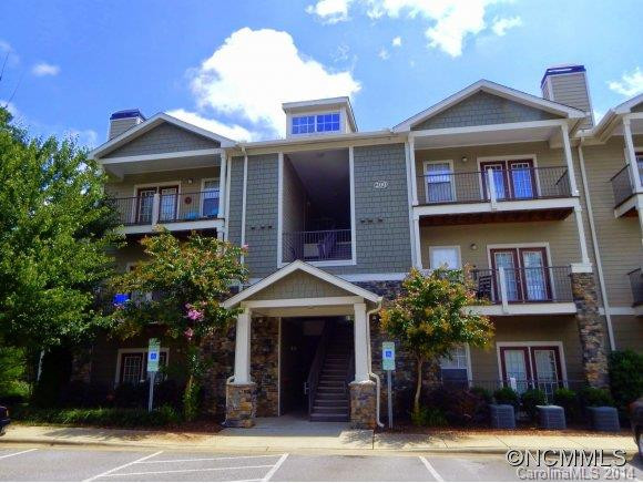 200 Vista Lake Drive Unit 103