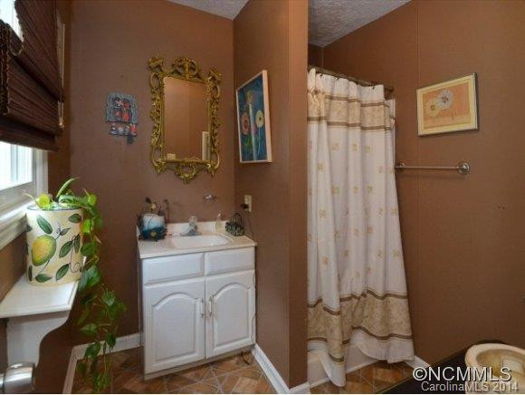 4 ENKA CRESCENT - Photo 12