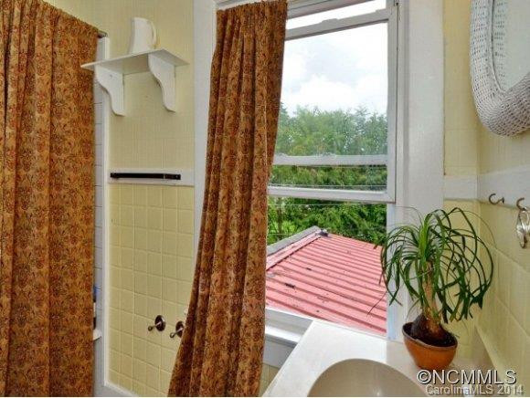 4 ENKA CRESCENT - Photo 13