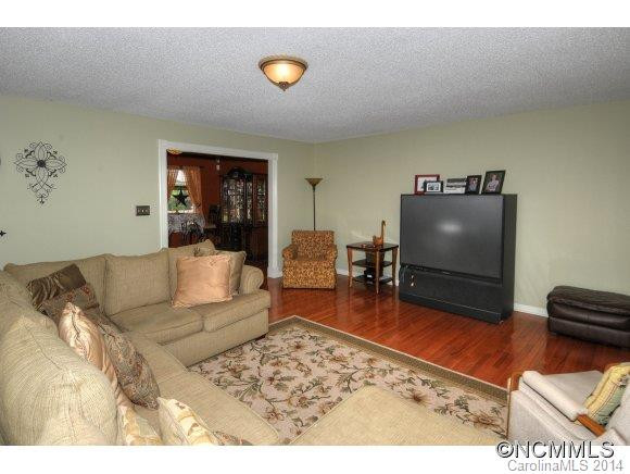 28 Sue Drive - Photo 11