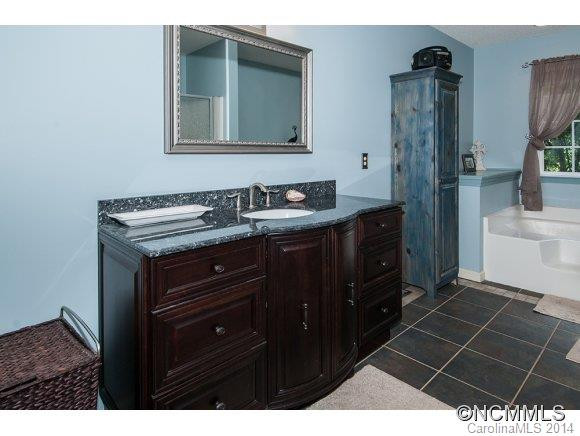 28 Sue Drive - Photo 14