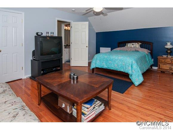 28 Sue Drive - Photo 16