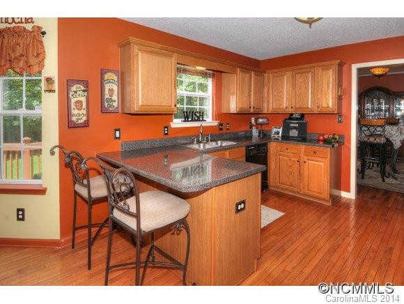 28 Sue Drive - Photo 5