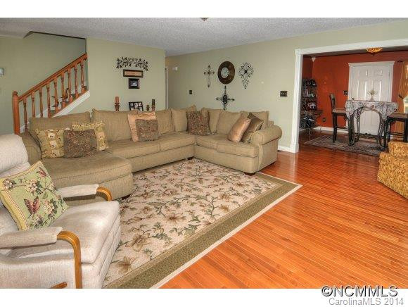 28 Sue Drive - Photo 10