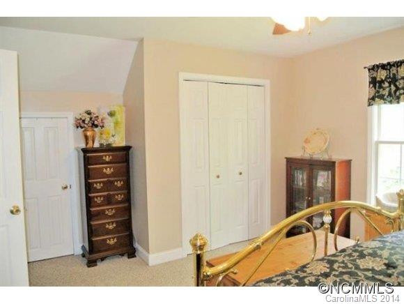 156 Overcreek Drive - Photo 16