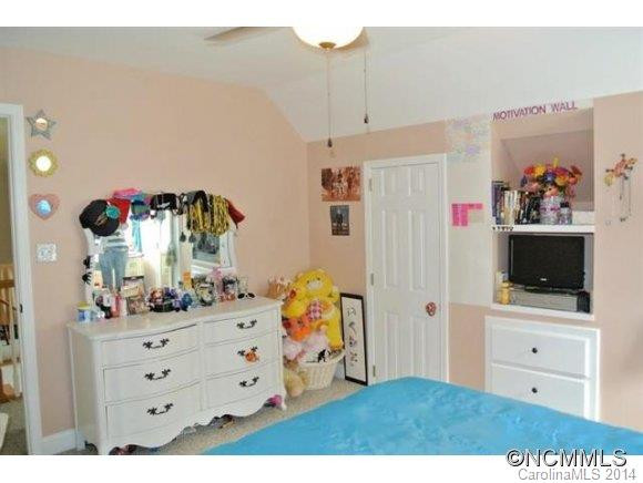 156 Overcreek Drive - Photo 17