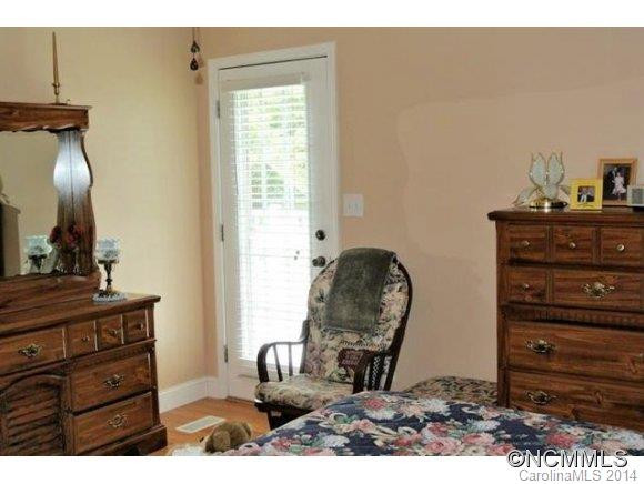 156 Overcreek Drive - Photo 10