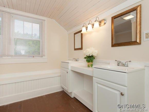 481 Forest Street - Photo 18