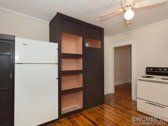 481 Forest Street - Photo 10