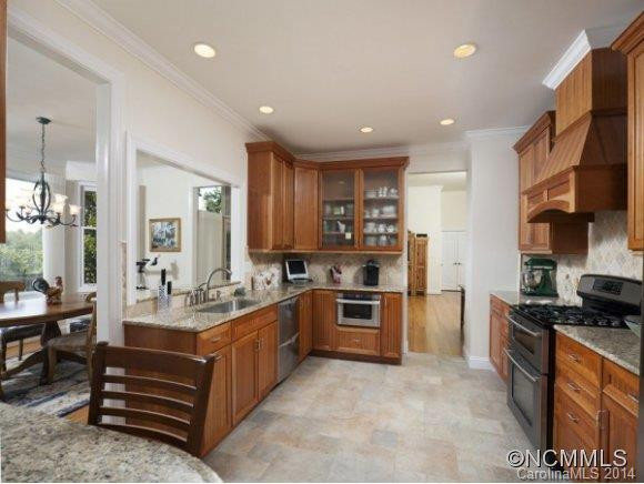 551 Hagen Drive - Photo 3
