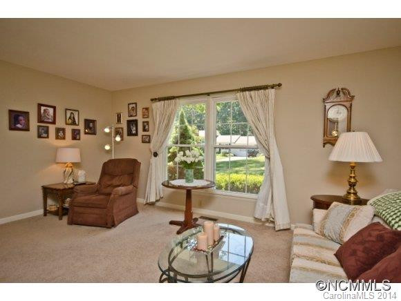 149 Castlerock - Photo 4