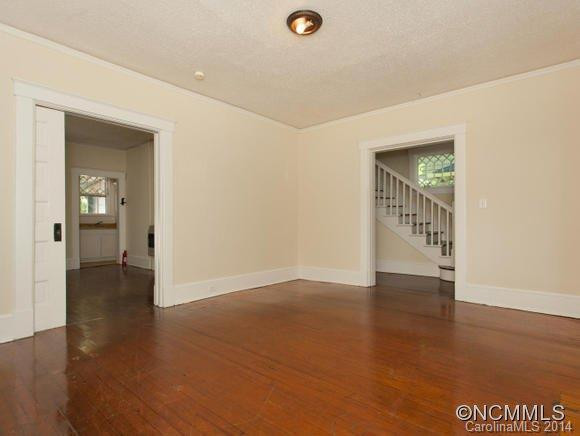 220 Broadway St - Photo 4