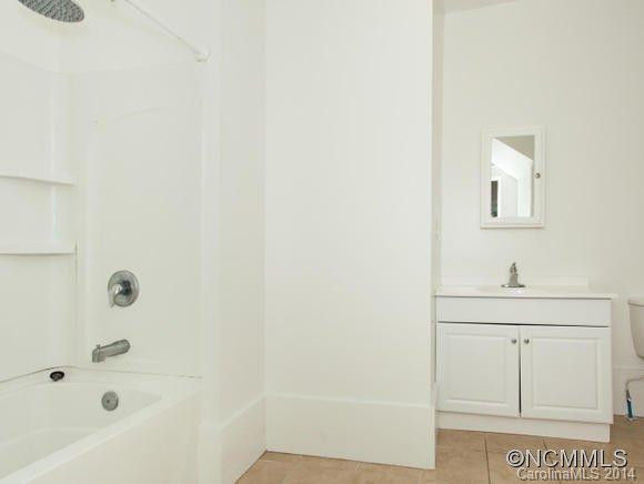220 Broadway St - Photo 8