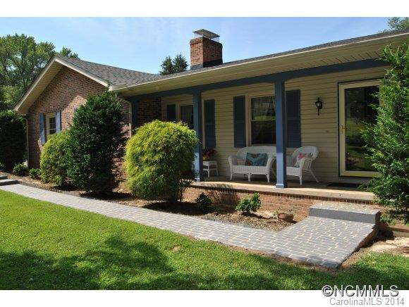 205 Crestview Drive - Photo 2