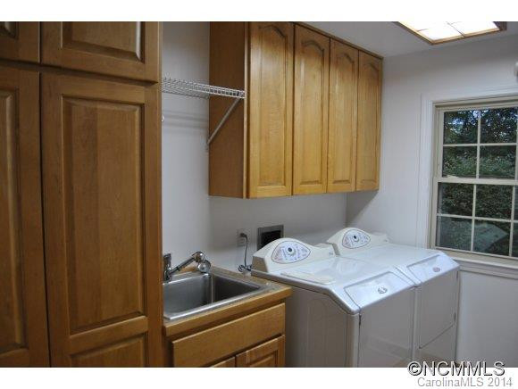 205 Crestview Drive - Photo 12