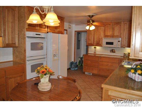 205 Crestview Drive - Photo 3