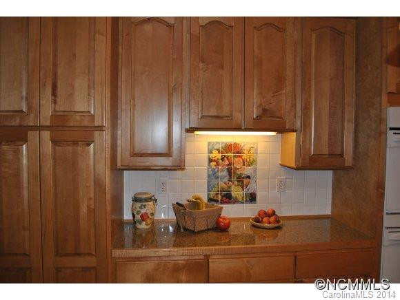 205 Crestview Drive - Photo 4