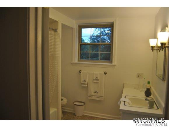 205 Crestview Drive - Photo 9