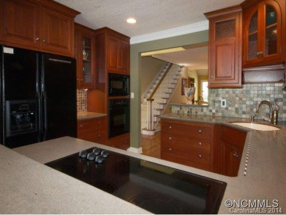 118 GLENBROOK - Photo 3
