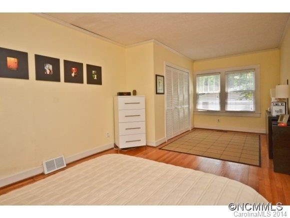 132 Evelyn Pl - Photo 11