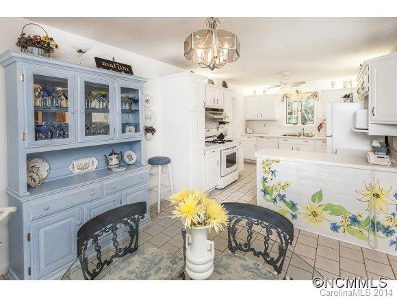 105 Racine Place - Photo 11