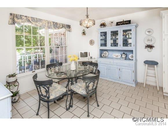 105 Racine Place - Photo 12