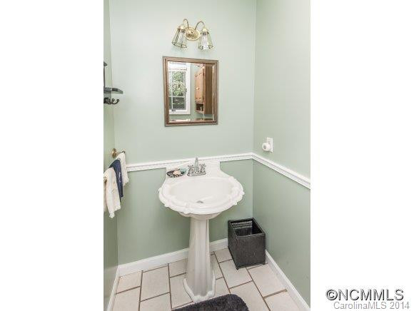 105 Racine Place - Photo 13