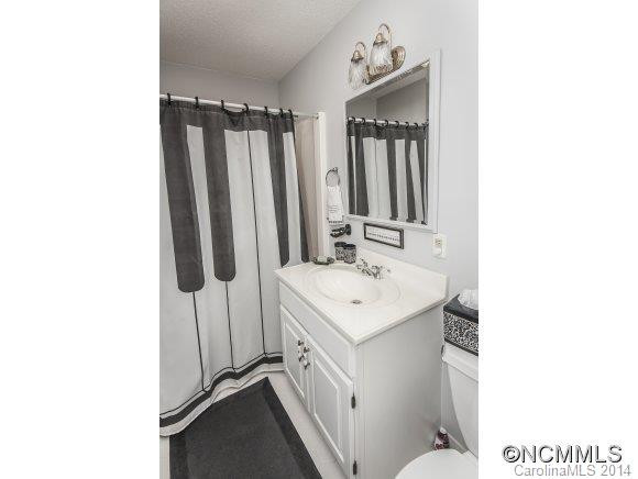 105 Racine Place - Photo 19
