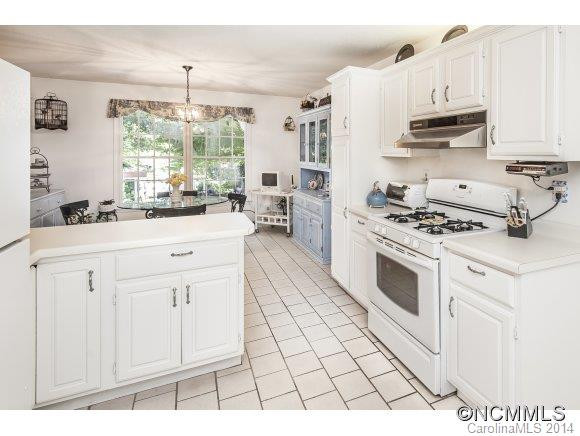 105 Racine Place - Photo 9