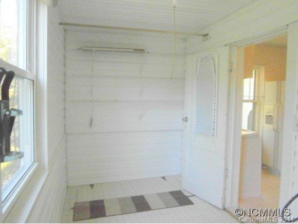 127 Jonestown - Photo 16