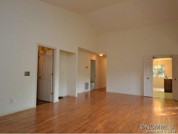 305 WHITE OAK DRIVE - Photo 4