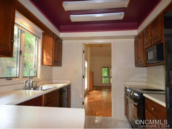 305 WHITE OAK DRIVE - Photo 6