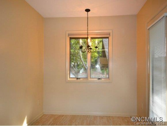 305 WHITE OAK DRIVE - Photo 7