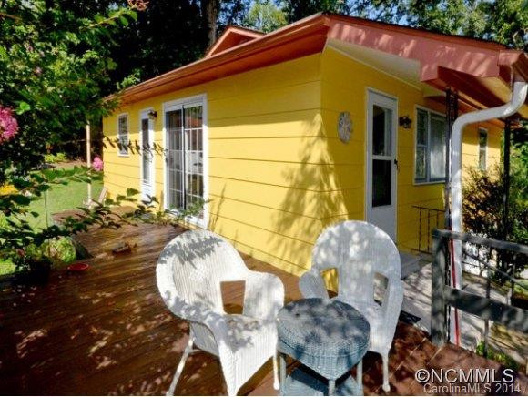 709 BLYTHE STREET - Photo 2