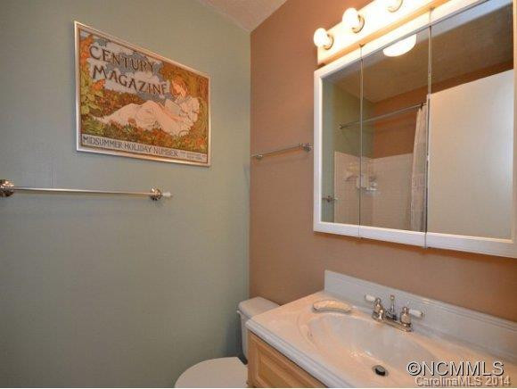 709 BLYTHE STREET - Photo 11