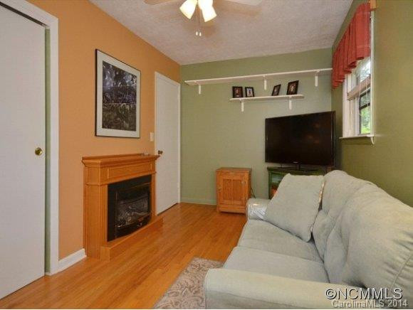 709 BLYTHE STREET - Photo 7