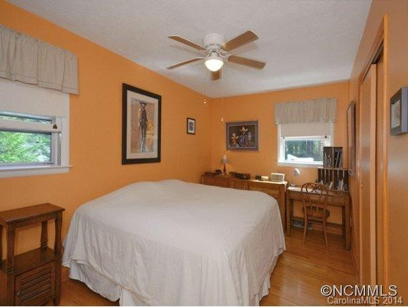 709 BLYTHE STREET - Photo 10