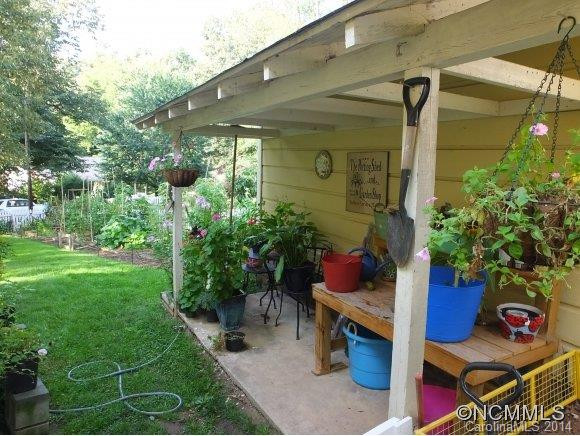 27 Fenner Avenue - Photo 6