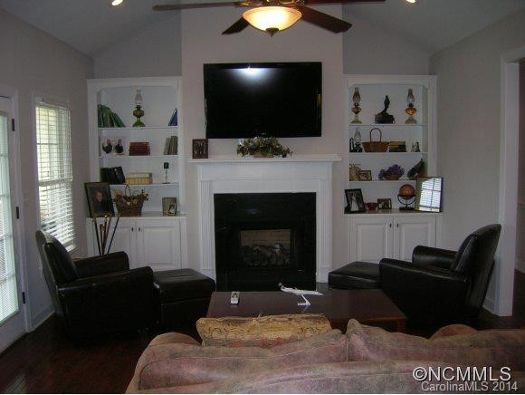 182 Kensington Drive - Photo 2